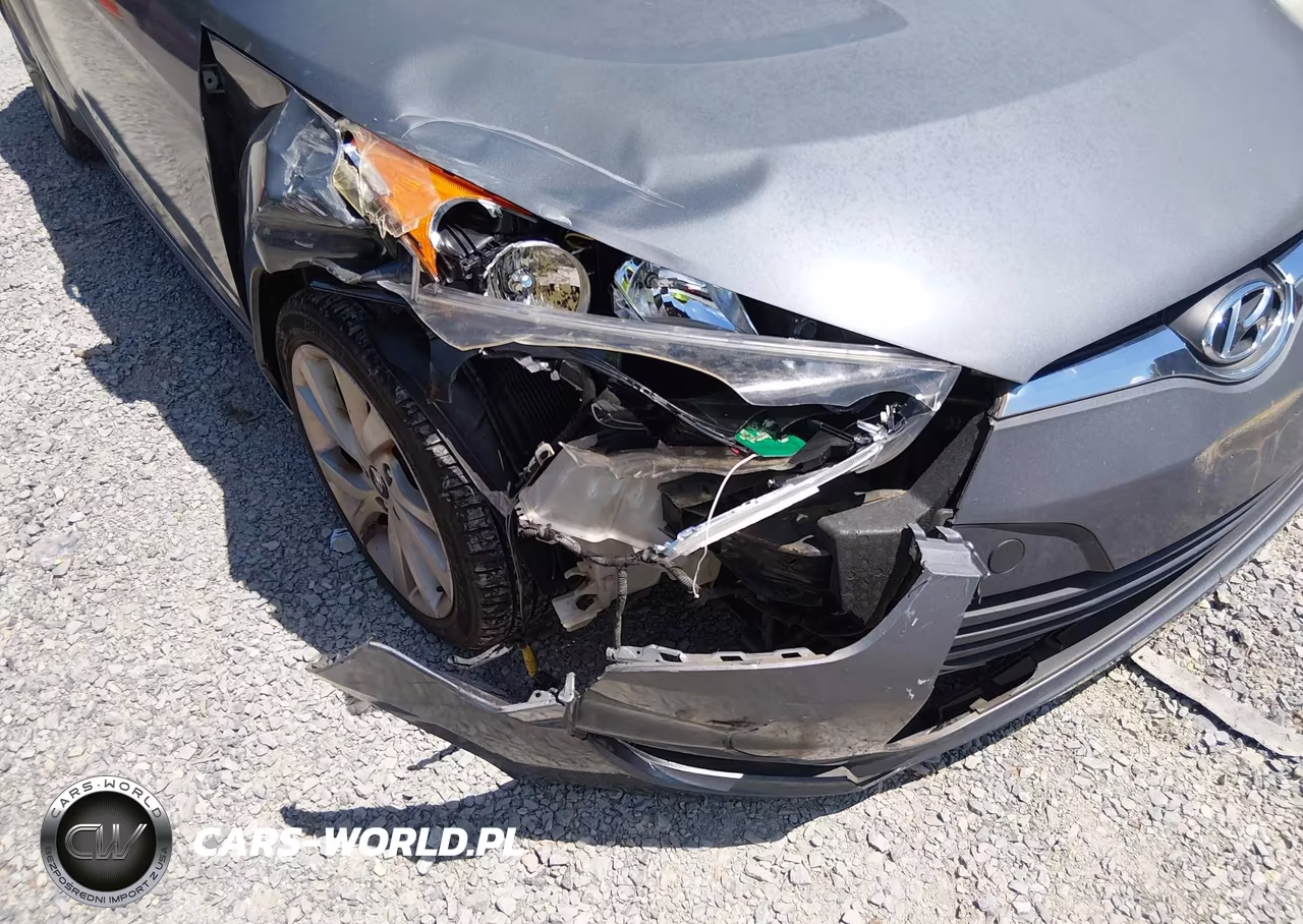 2017 Hyundai Veloster VIN:KMHTC6AD0HU306642 - 6
