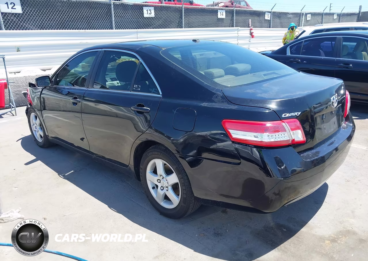2010 Toyota Camry Le VIN:4T1BF3EK2AU114168 - 3