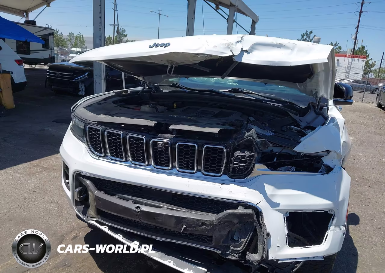 2022 Jeep Grand Cherokee Overland 4X4 VIN:1C4RJHDG5N8564696 - 12