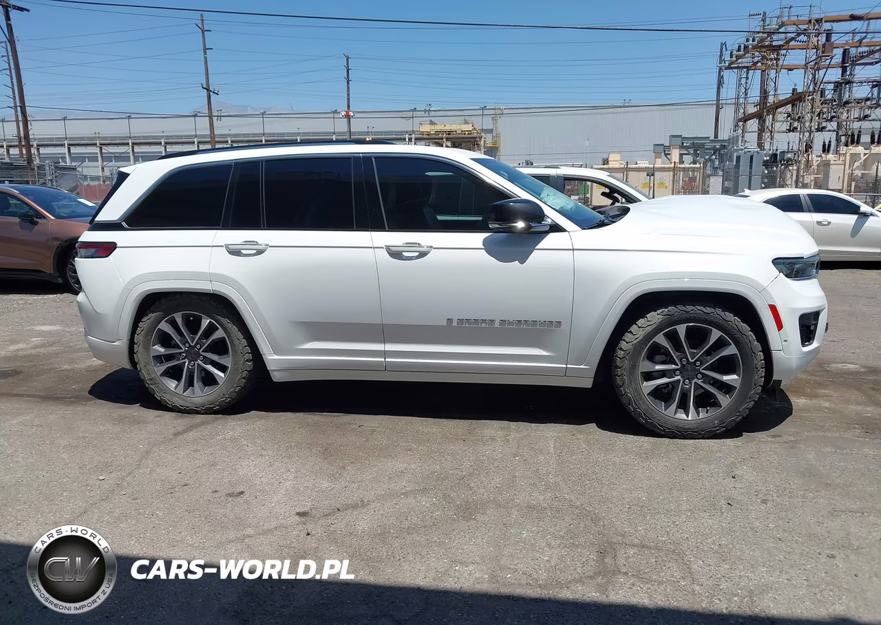 2022 Jeep Grand Cherokee Overland 4X4 VIN:1C4RJHDG5N8564696 - 13