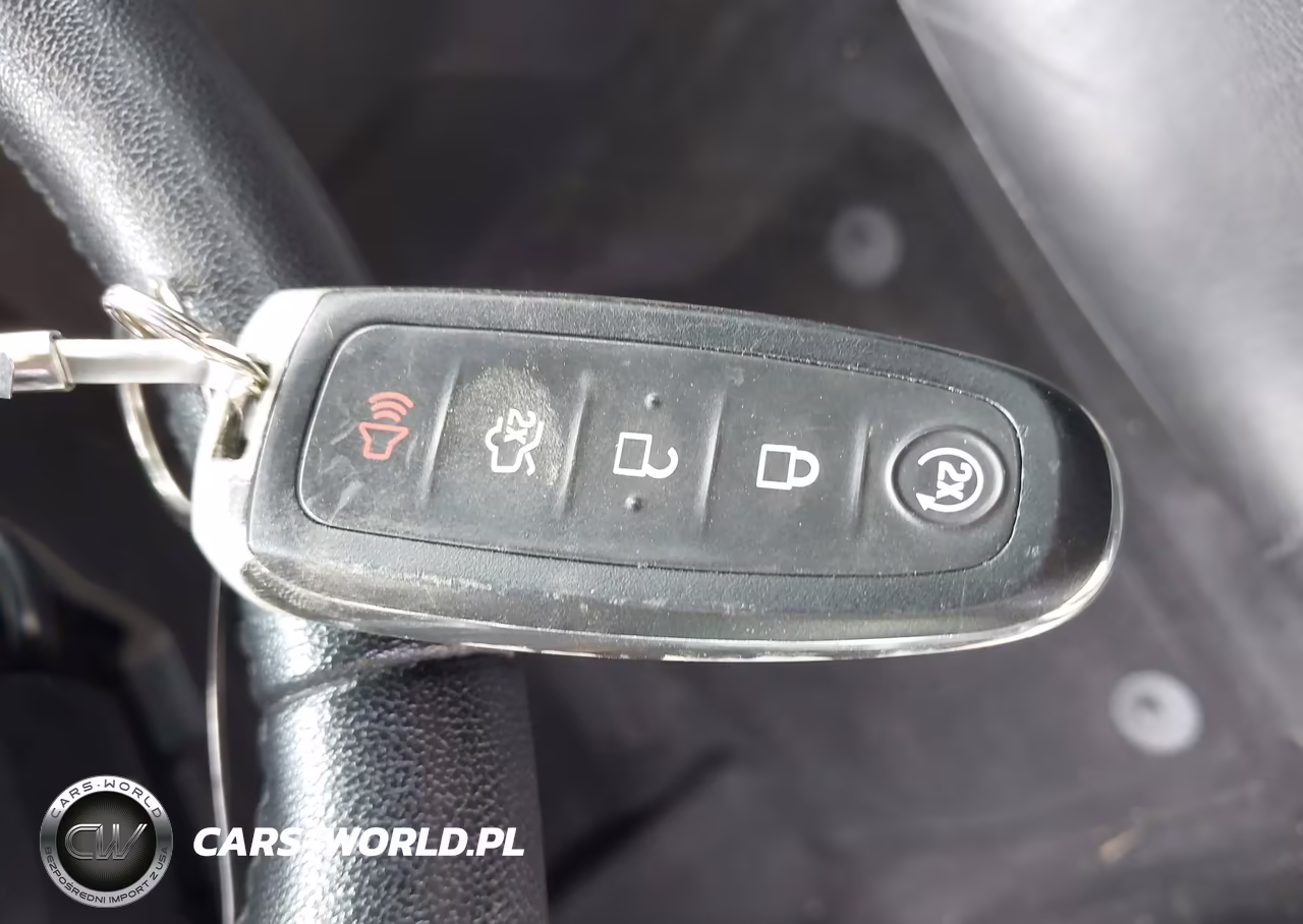 2018 Ford Focus Titanium VIN:1FADP3J20JL220985 - 11
