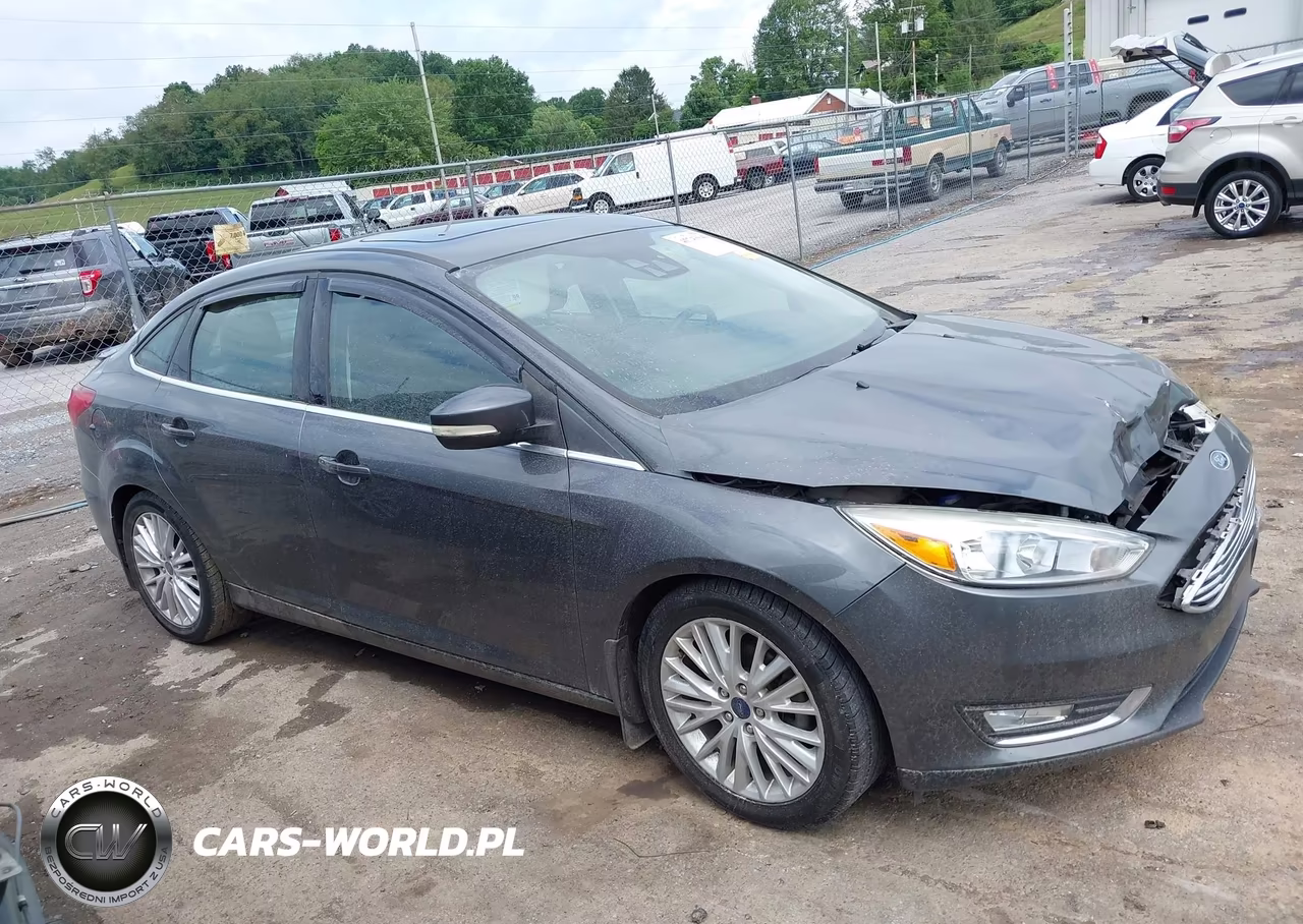 2018 Ford Focus Titanium VIN:1FADP3J20JL220985 - 13