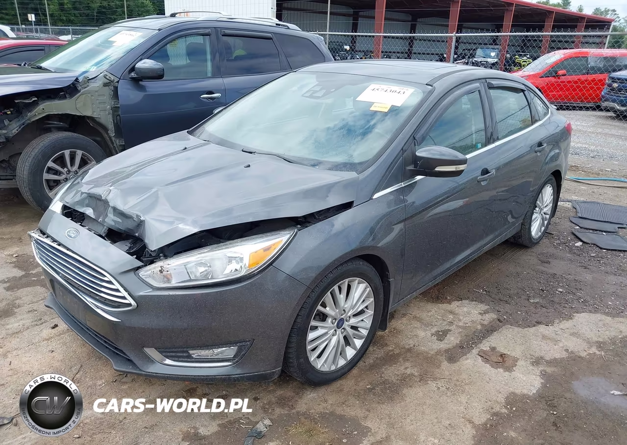 2018 Ford Focus Titanium VIN:1FADP3J20JL220985 - 2