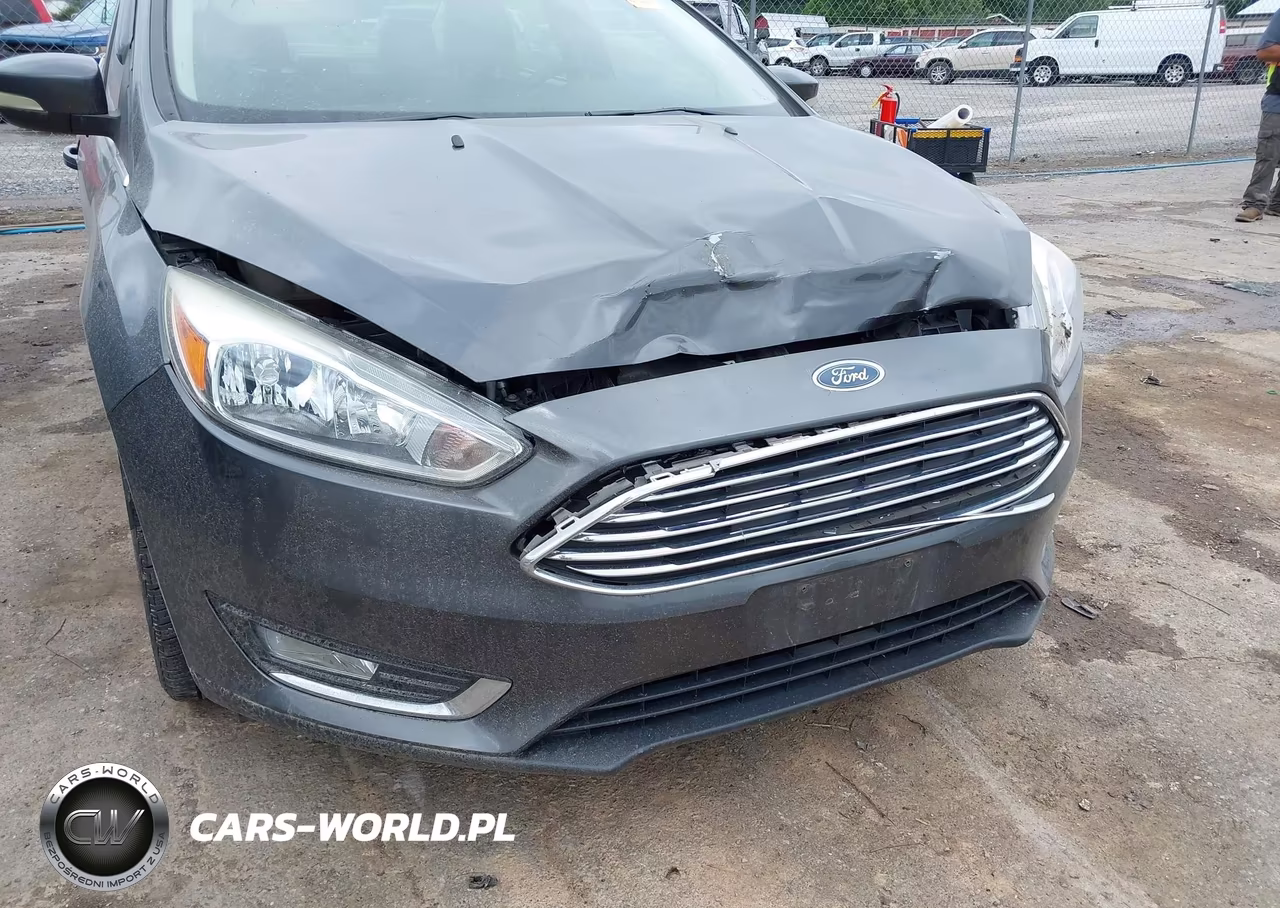 2018 Ford Focus Titanium VIN:1FADP3J20JL220985 - 6