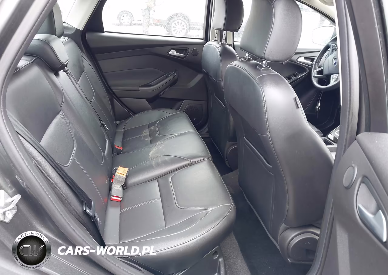 2018 Ford Focus Titanium VIN:1FADP3J20JL220985 - 8