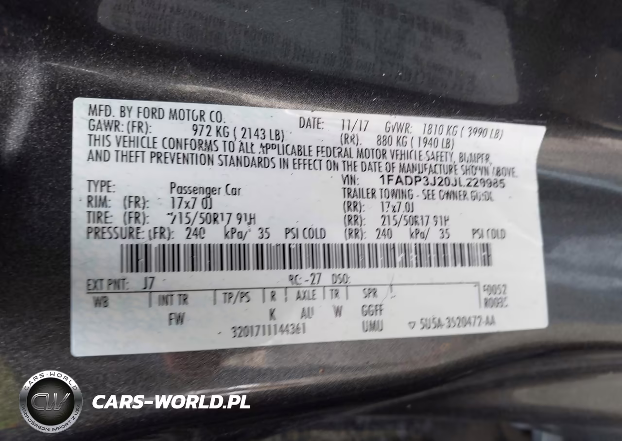 2018 Ford Focus Titanium VIN:1FADP3J20JL220985 - 9