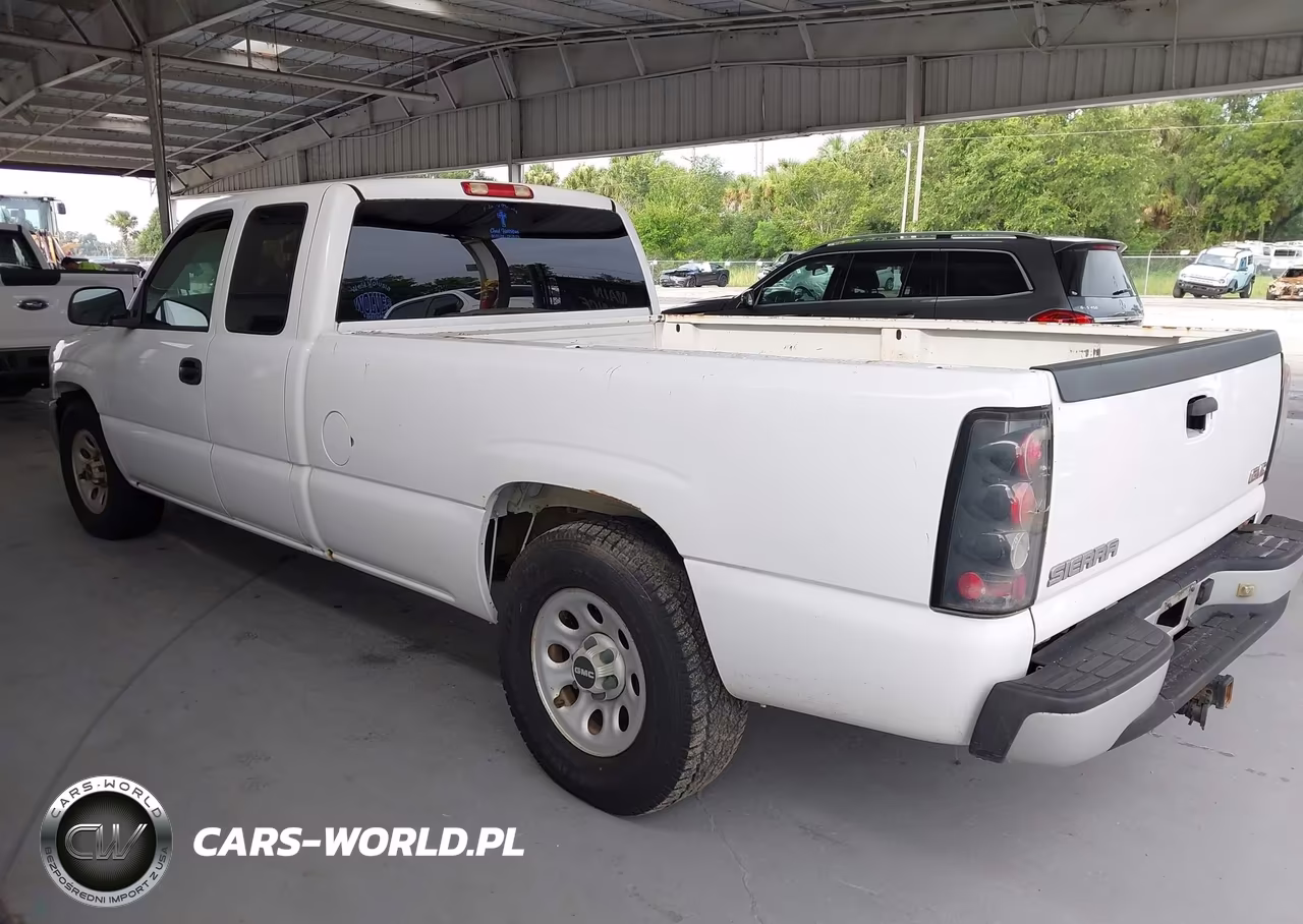 2005 GMC Sierra 1500 Work Truck VIN:1GTEC19V25E330458 - 3