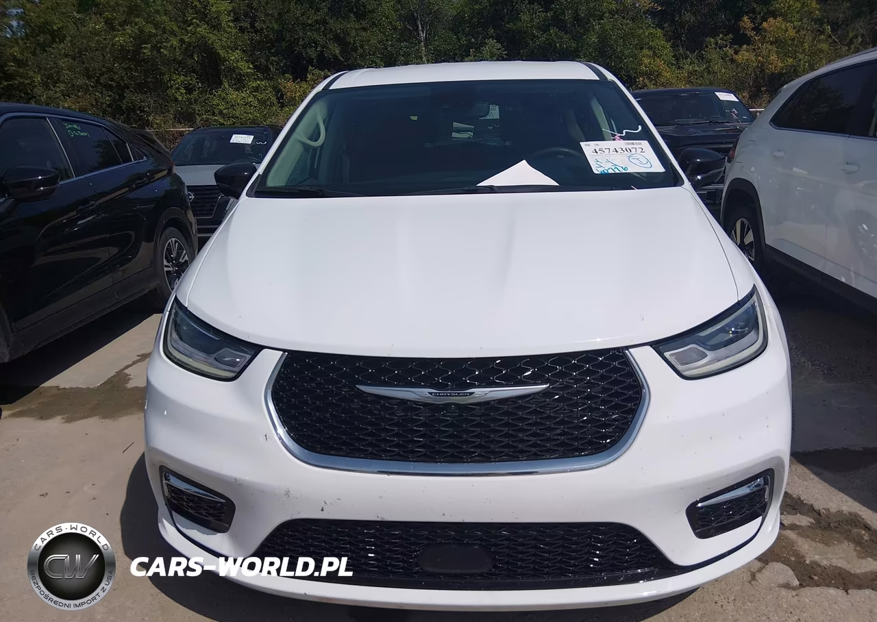 2024 Chrysler Pacifica Touring L VIN:2C4RC1BGXRR123063 - 12