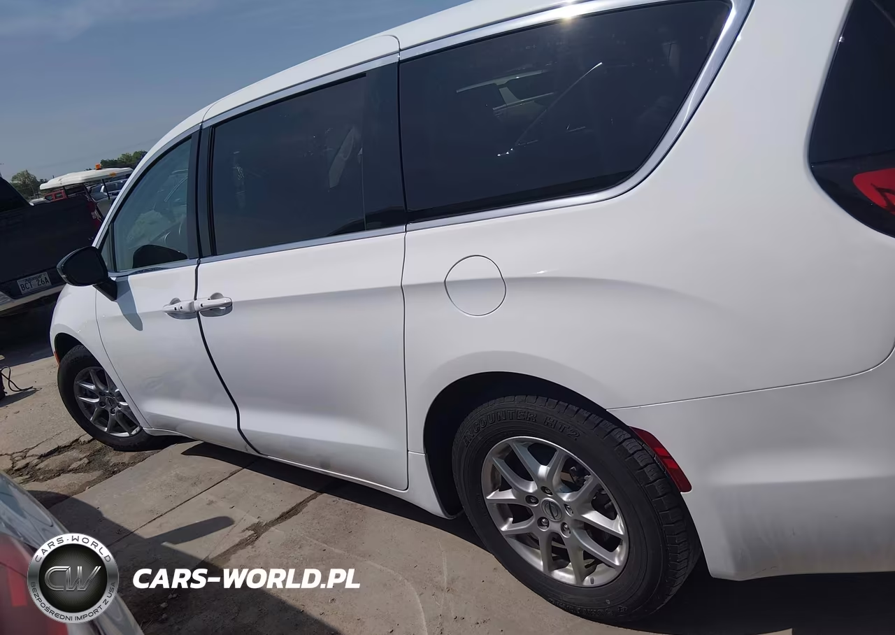 2024 Chrysler Pacifica Touring L VIN:2C4RC1BGXRR123063 - 14