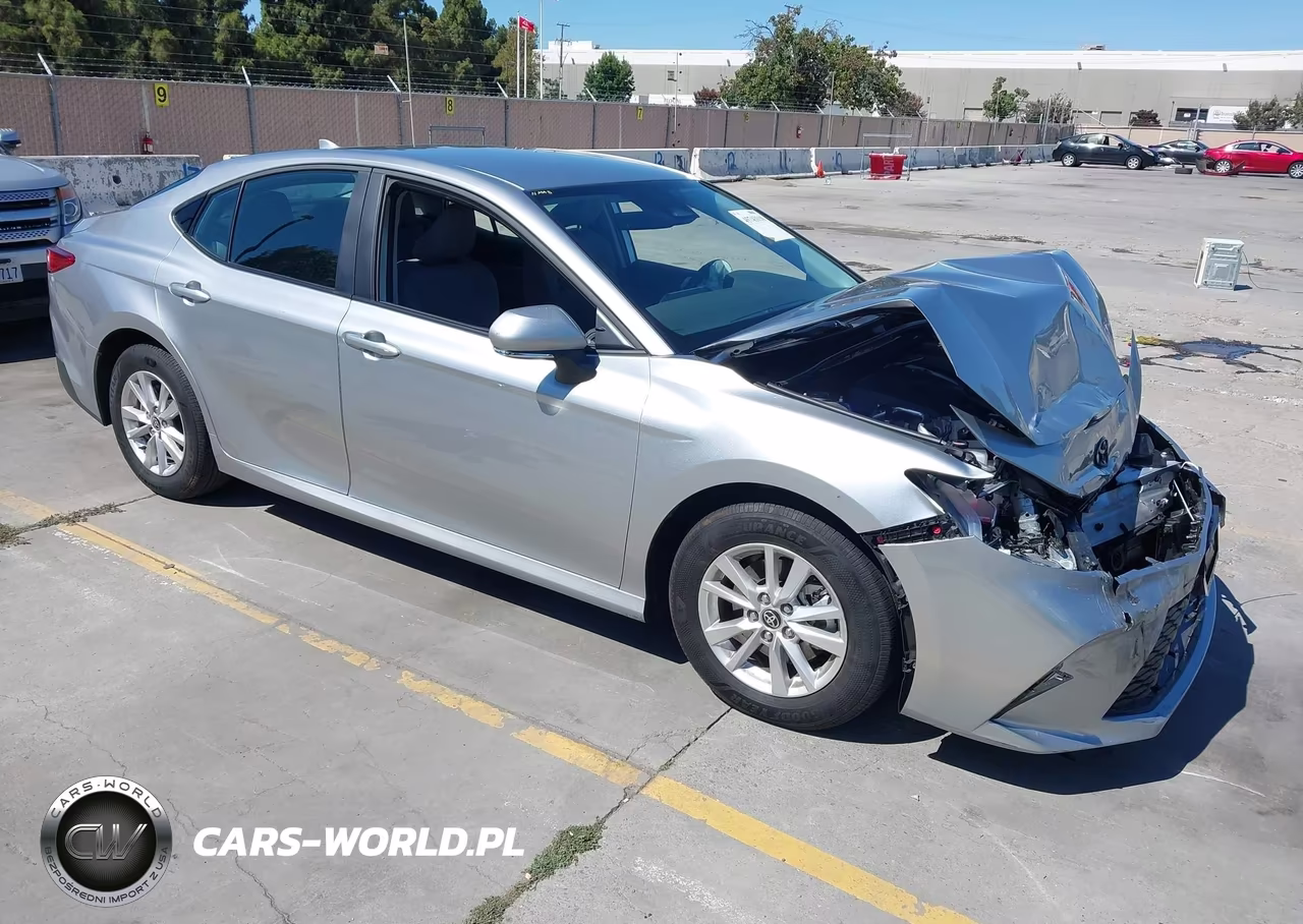 2026 Toyota Camry Le – zdjęcie 1 z 13