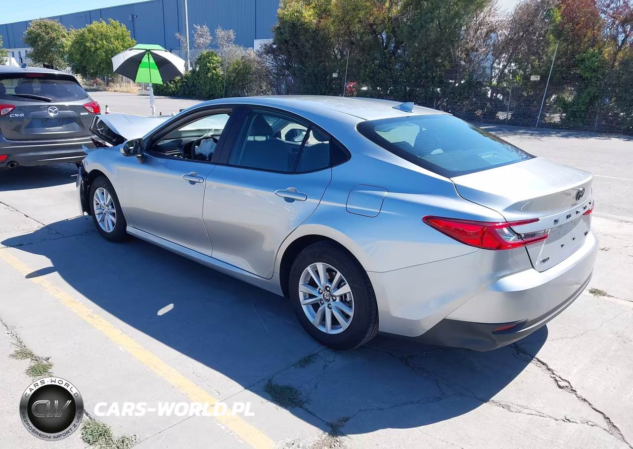2026 Toyota Camry Le VIN:4T1DAACKXTU661092 - 3