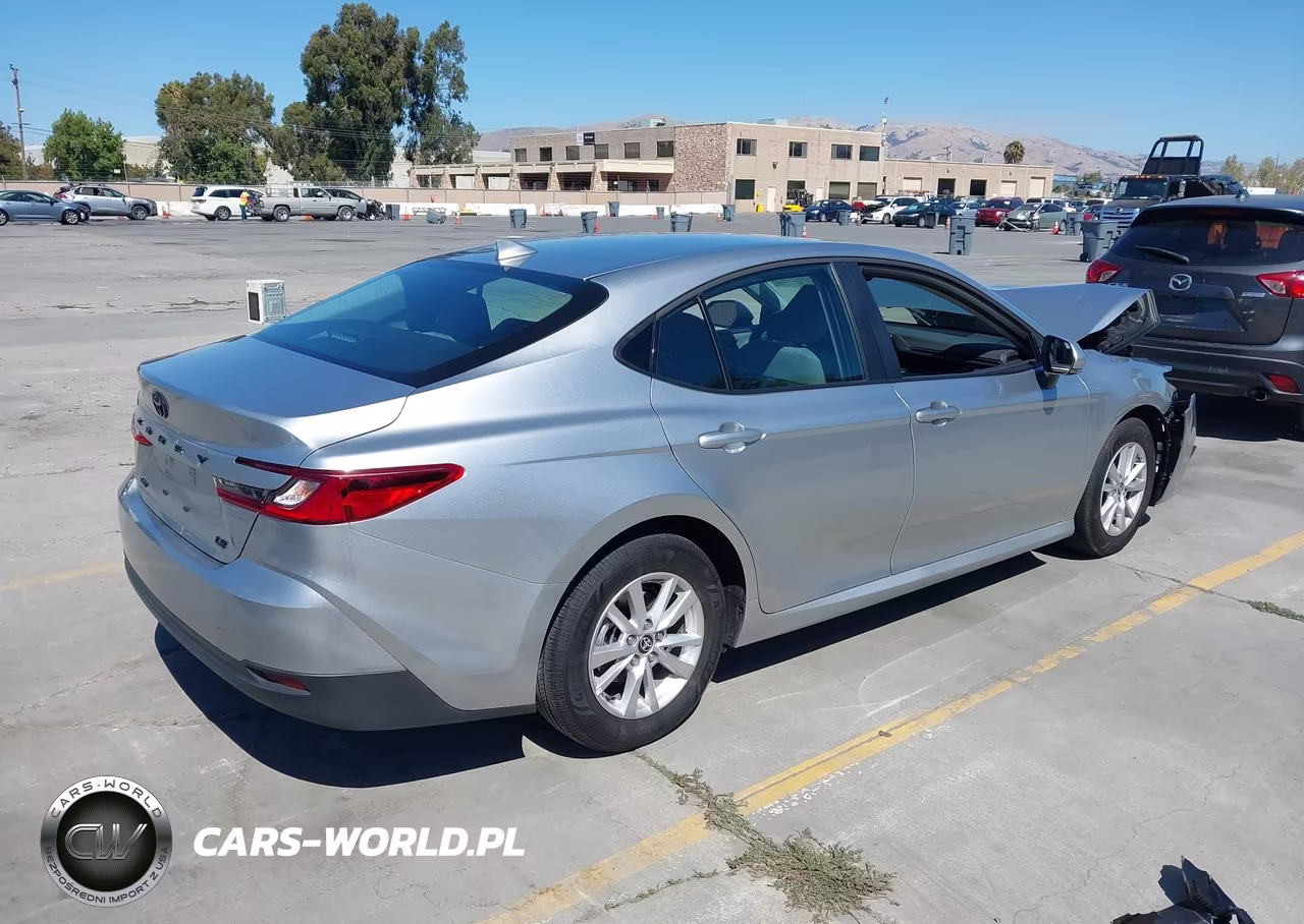 2026 Toyota Camry Le VIN:4T1DAACKXTU661092 - 4