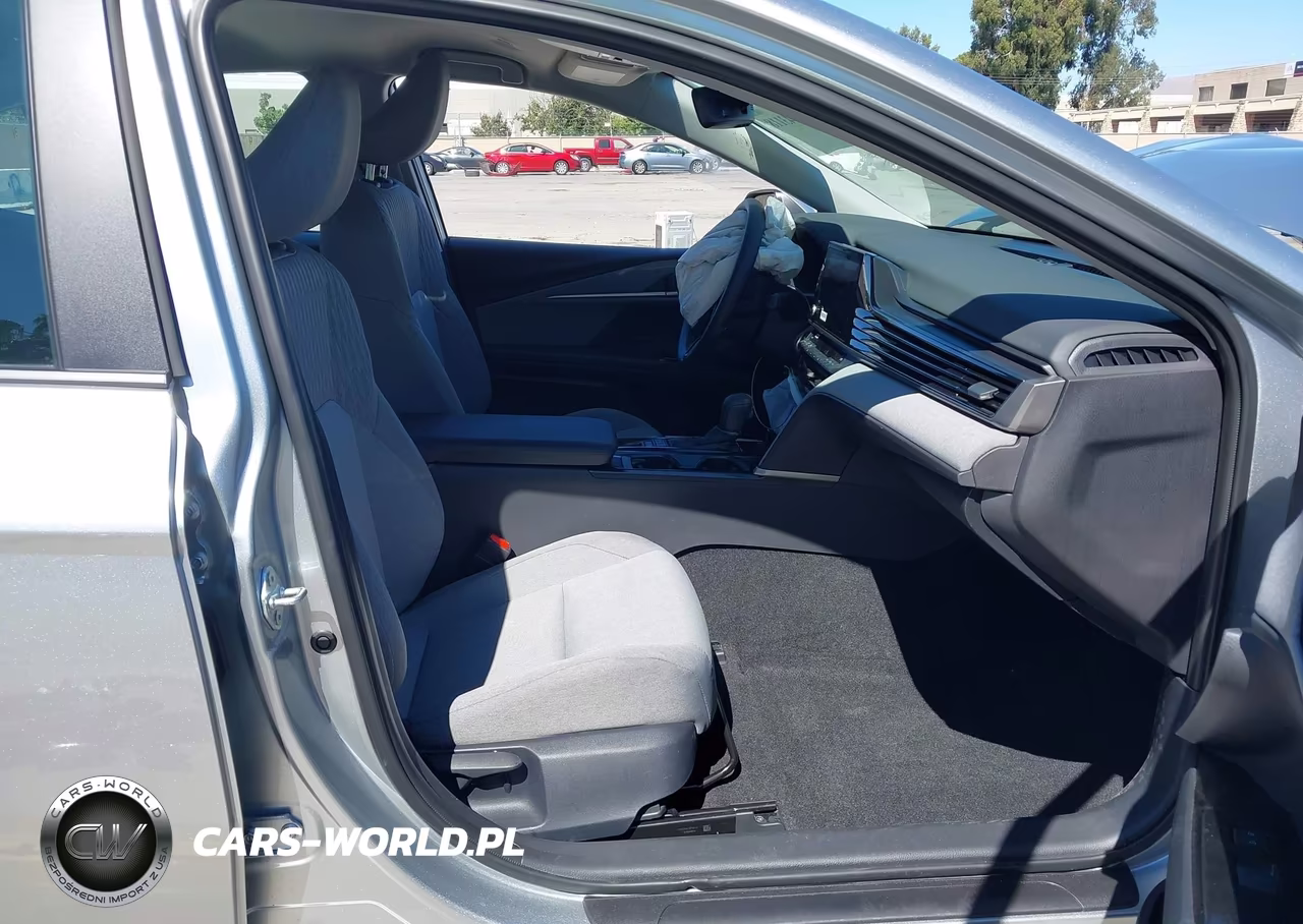 2026 Toyota Camry Le VIN:4T1DAACKXTU661092 - 5