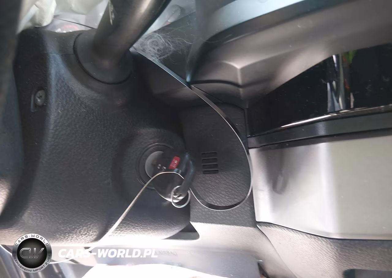2017 Toyota Tacoma Sr VIN:5TFAX5GN6HX103036 - 11