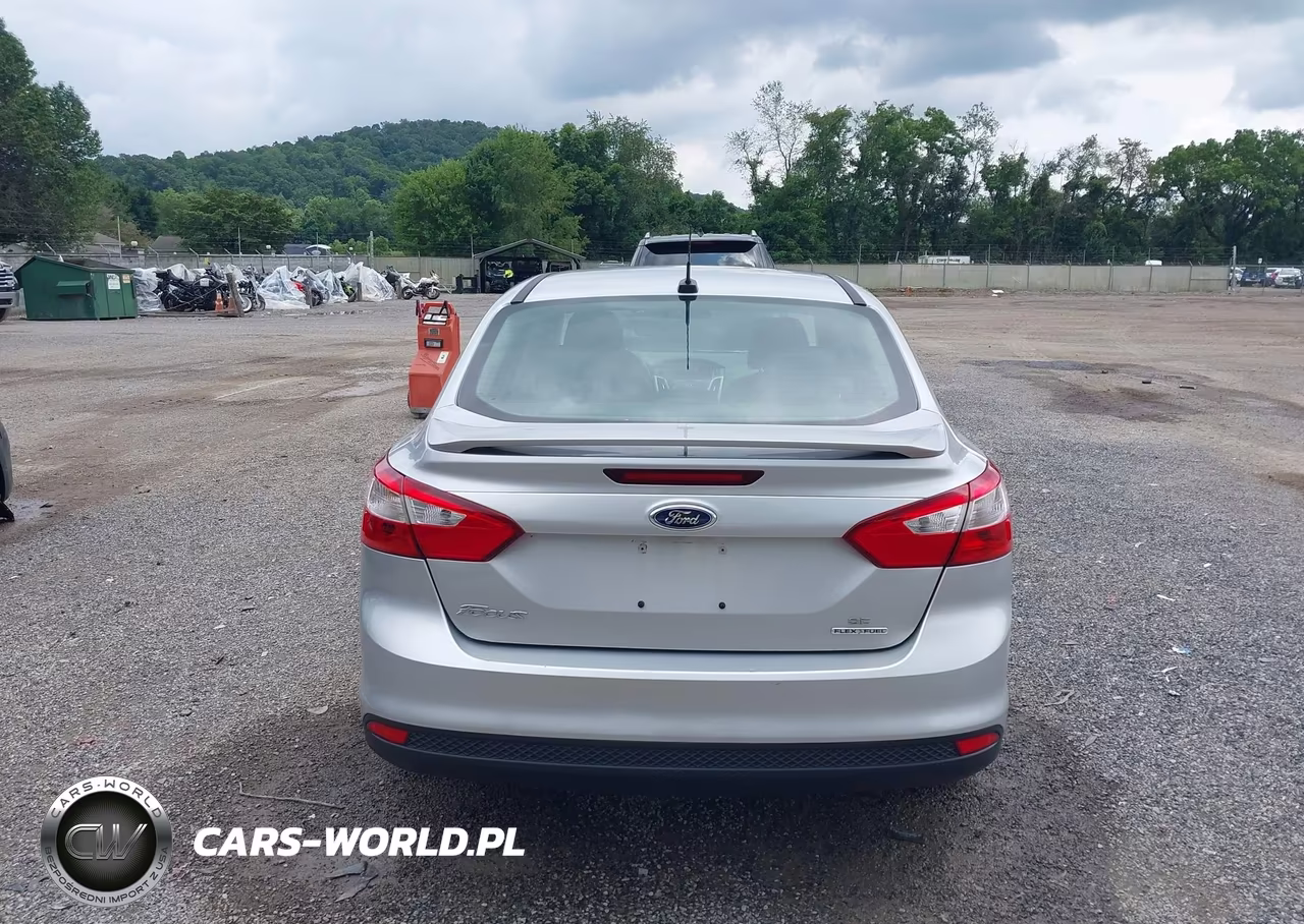 2014 Ford Focus Se VIN:1FADP3F23EL205833 - 16