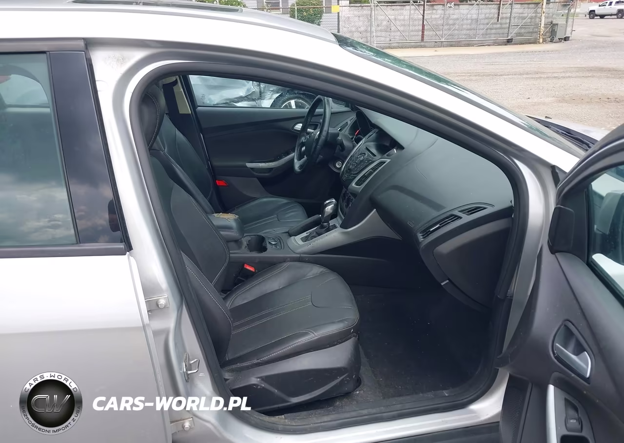 2014 Ford Focus Se VIN:1FADP3F23EL205833 - 5