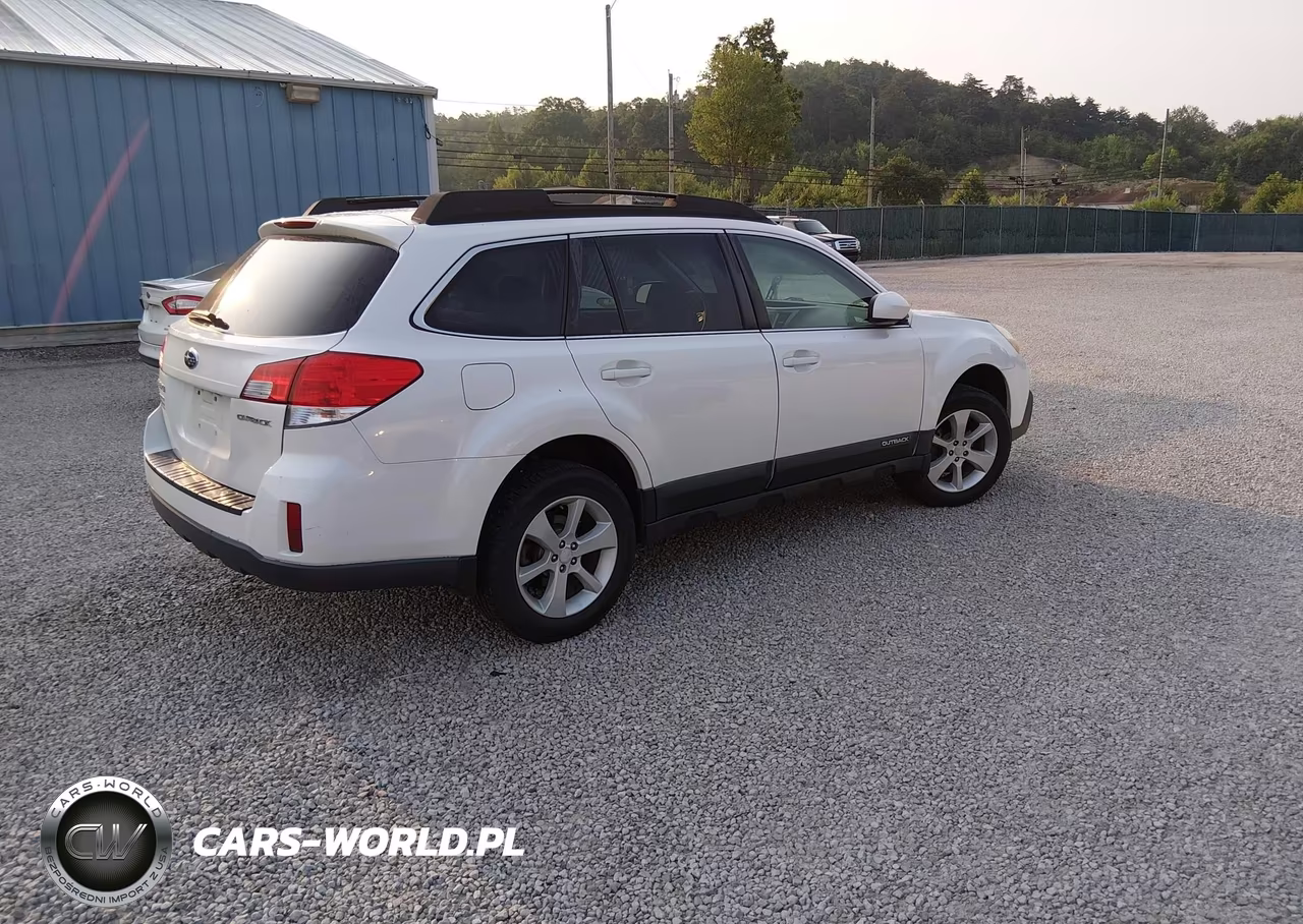 2013 Subaru Outback 2.5I Premium VIN:4S4BRCCC3D3274105 - 4