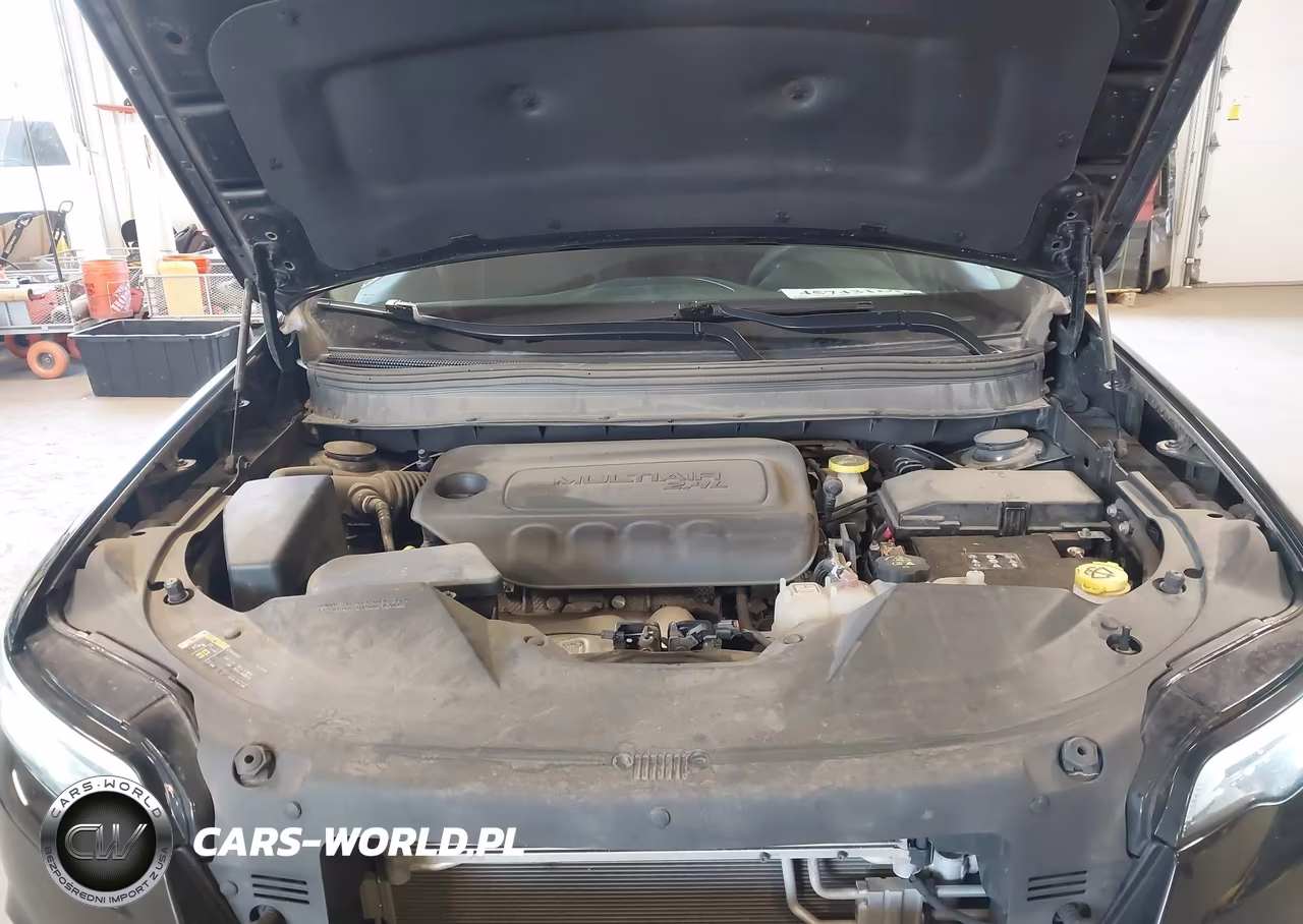 2019 Jeep Cherokee Latitude 4X4 VIN:1C4PJMCB8KD429916 - 10