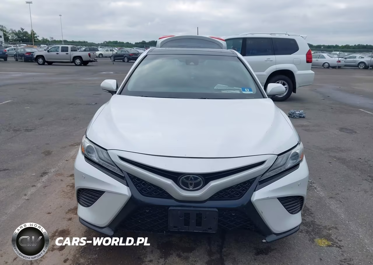2018 Toyota Camry Xse VIN:4T1B61HK2JU155951 - 12