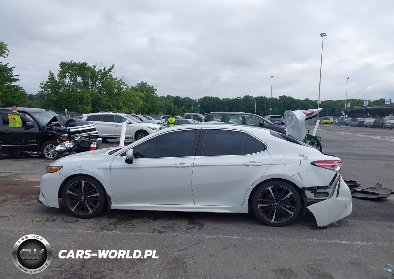 2018 Toyota Camry Xse VIN:4T1B61HK2JU155951 - 14