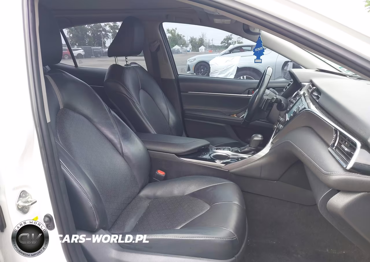 2018 Toyota Camry Xse VIN:4T1B61HK2JU155951 - 5
