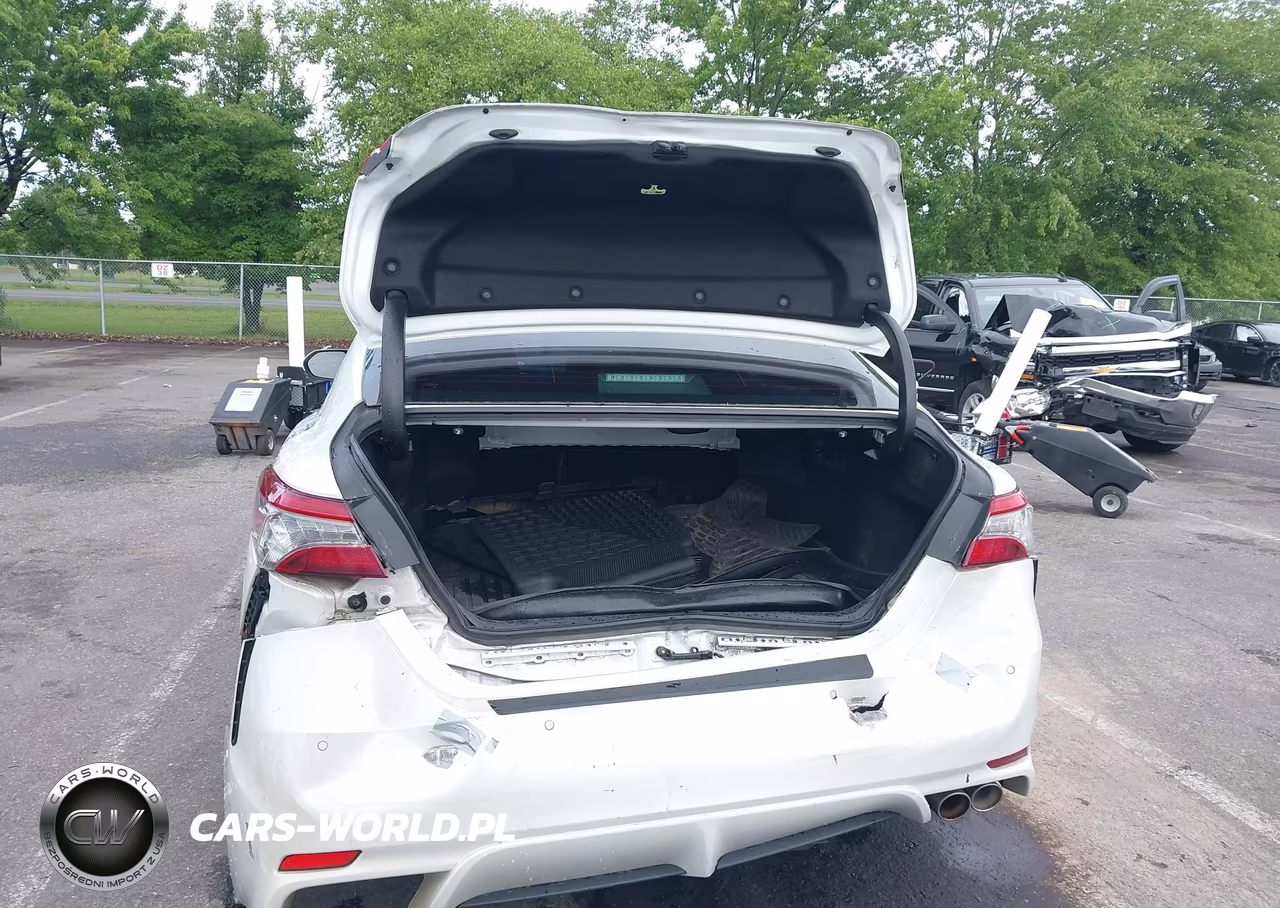 2018 Toyota Camry Xse VIN:4T1B61HK2JU155951 - 6