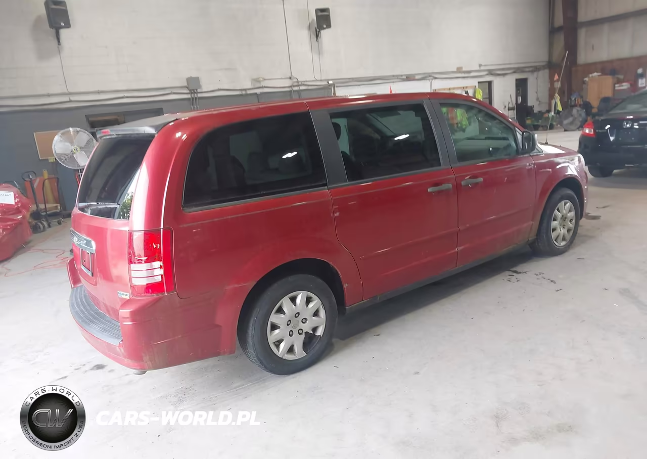 2008 Chrysler Town & Country Lx VIN:2A8HR44H28R103205 - 4