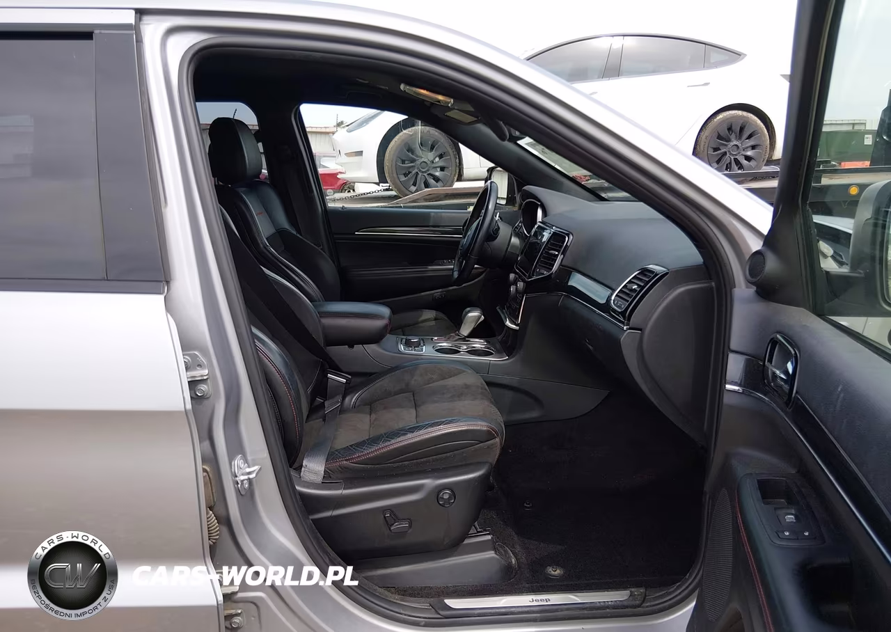 2019 Jeep Grand Cherokee Trailhawk 4X4 VIN:1C4RJFLG4KC584033 - 5
