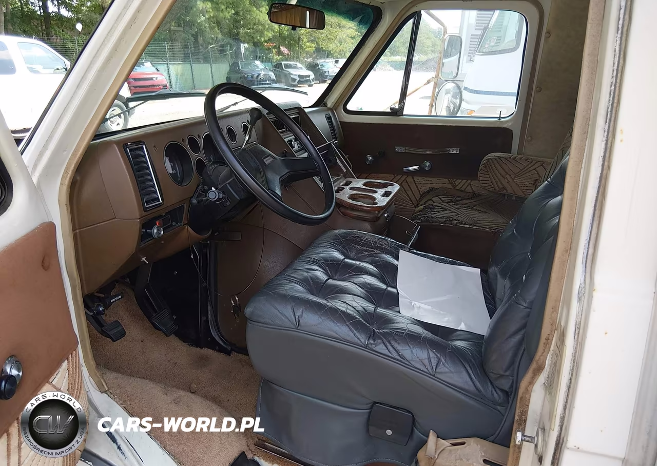 1983 Chevrolet G30 VIN:2GBJG31J1D4132884 - 6
