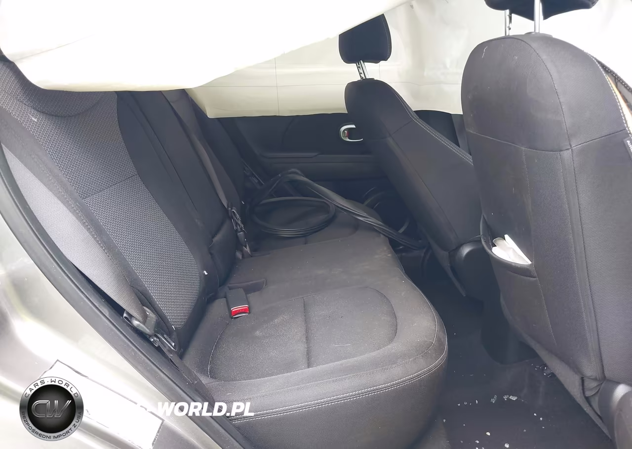 2019 Kia Soul + VIN:KNDJP3A52K7698746 - 8
