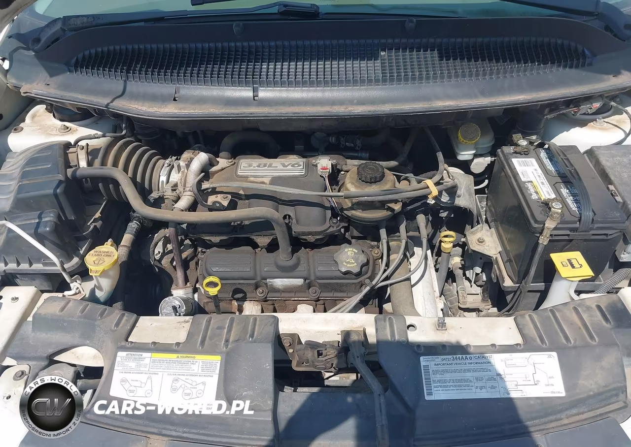 2005 Chrysler Town & Country Limited VIN:2C8GP64L85R483265 - 10