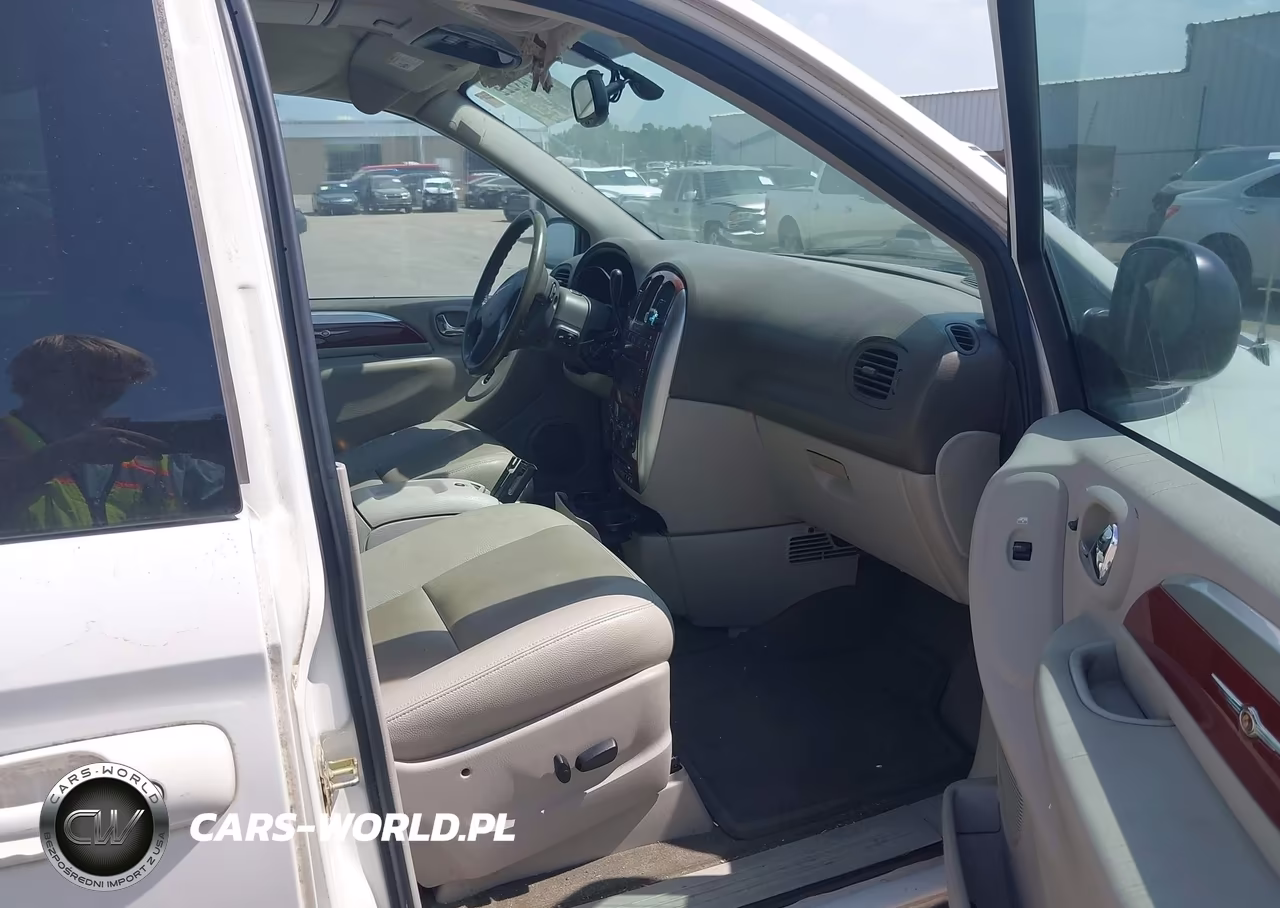 2005 Chrysler Town & Country Limited VIN:2C8GP64L85R483265 - 5