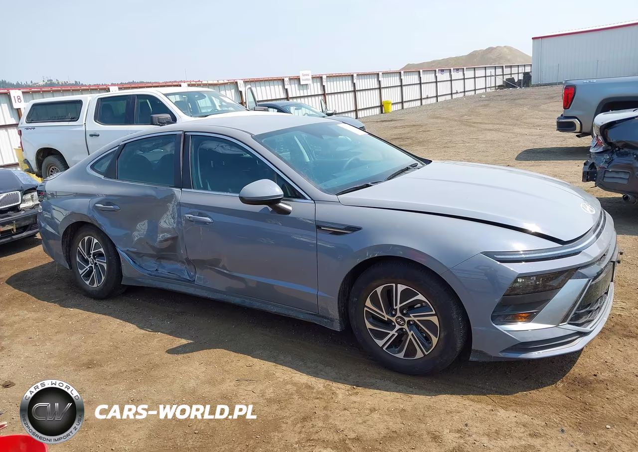 2026 Hyundai Sonata Hybrid Blue VIN:KMHL24JJ1TA167144 - 13