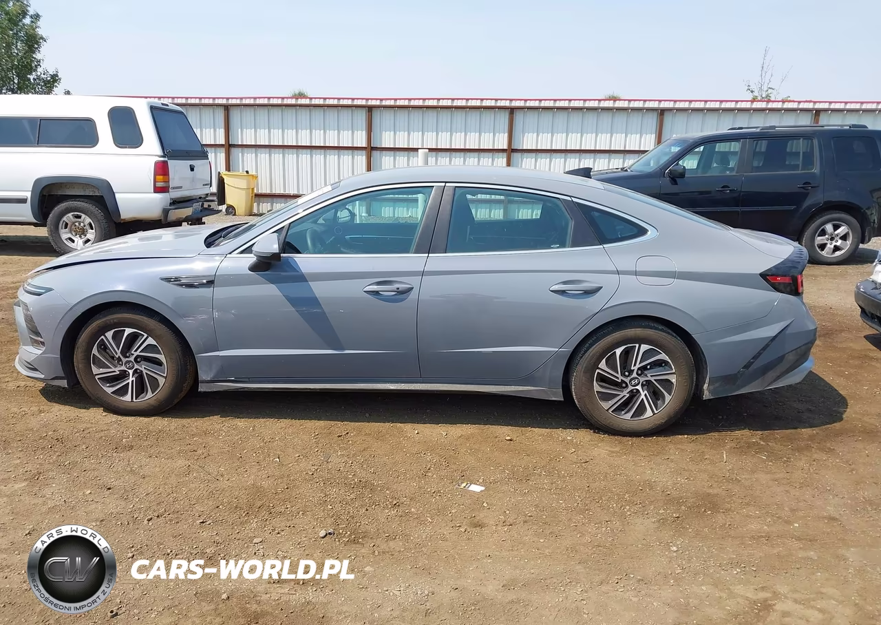 2026 Hyundai Sonata Hybrid Blue VIN:KMHL24JJ1TA167144 - 14