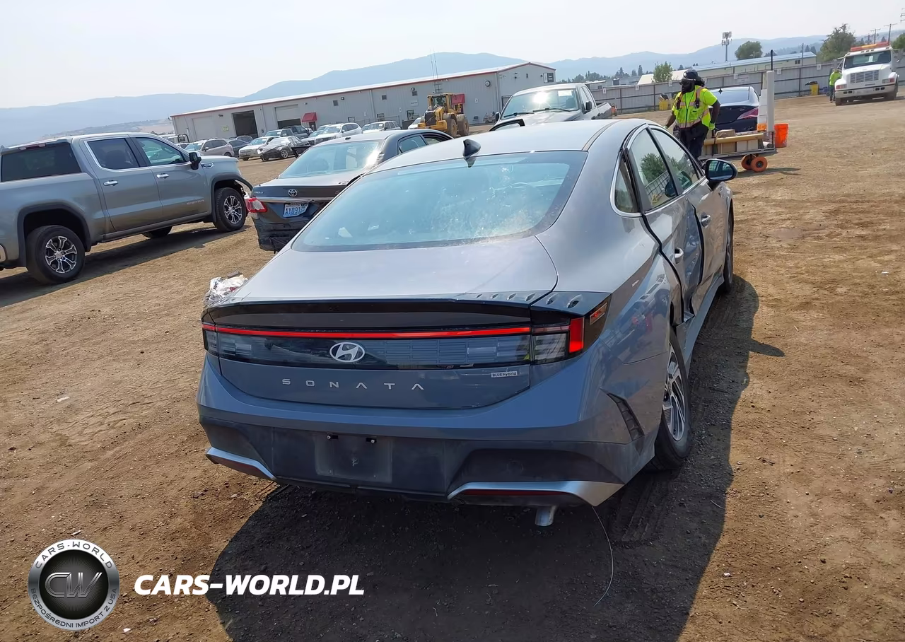 2026 Hyundai Sonata Hybrid Blue VIN:KMHL24JJ1TA167144 - 16