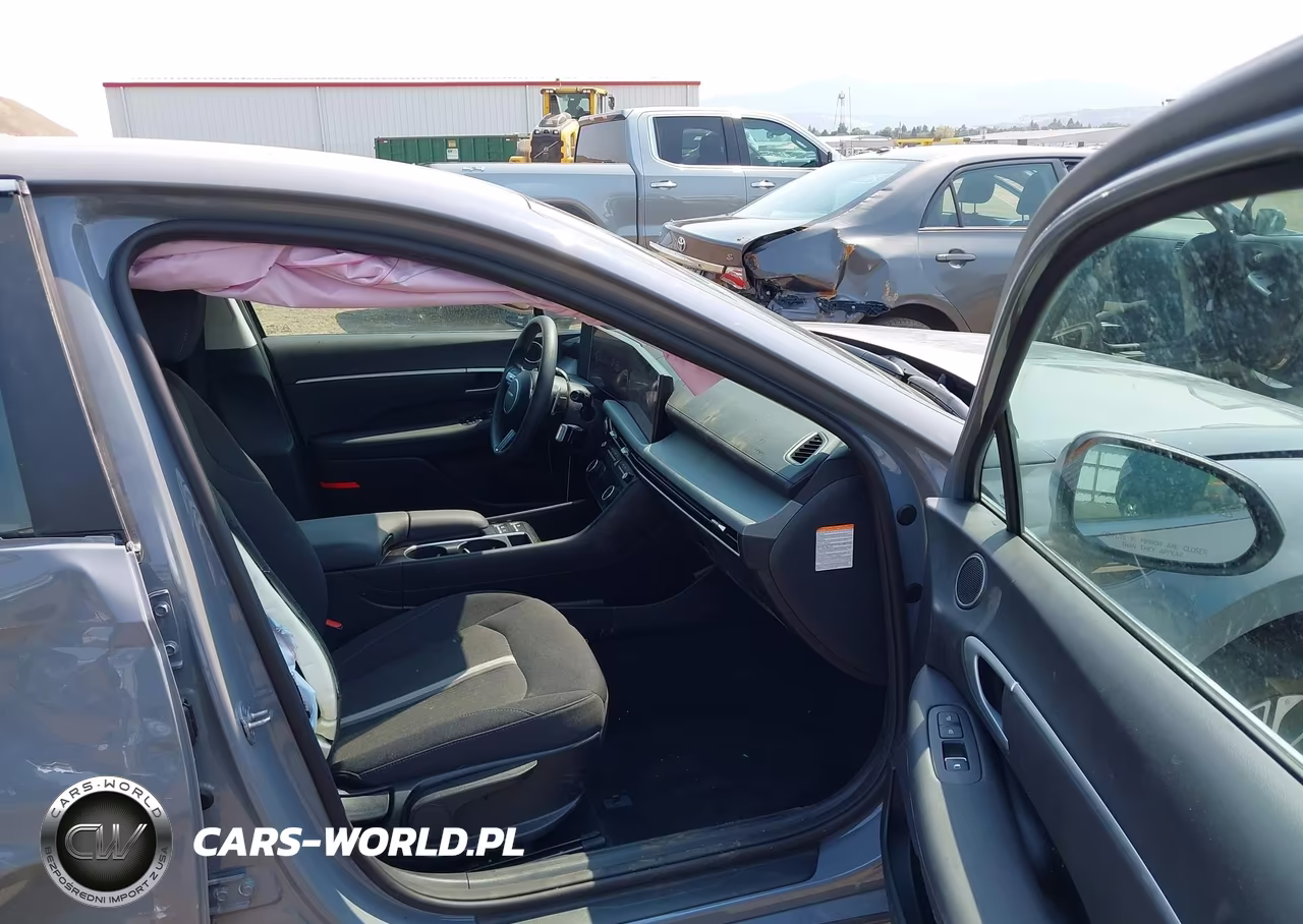 2026 Hyundai Sonata Hybrid Blue VIN:KMHL24JJ1TA167144 - 5