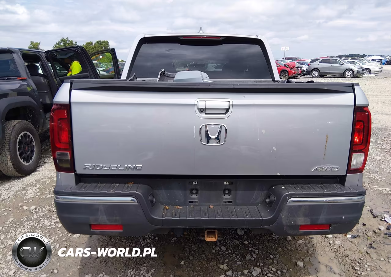 2019 Honda Ridgeline Sport VIN:5FPYK3F19KB043276 - 17