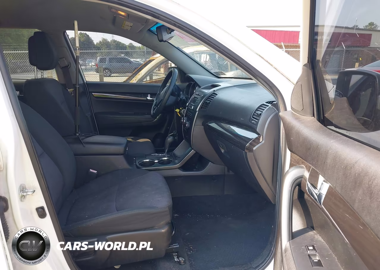 2011 Kia Sorento Lx VIN:5XYKT4A14BG177355 - 5