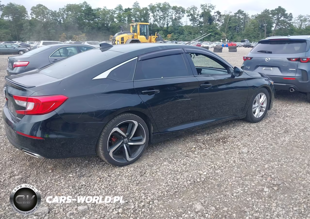 2018 Honda Accord Sport VIN:1HGCV1F3XJA198668 - 4