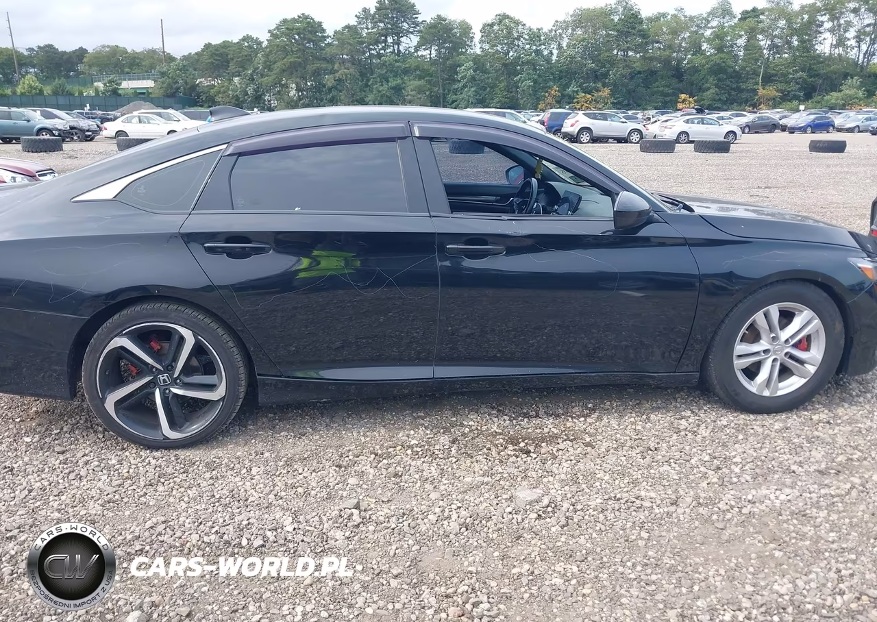 2018 Honda Accord Sport VIN:1HGCV1F3XJA198668 - 6
