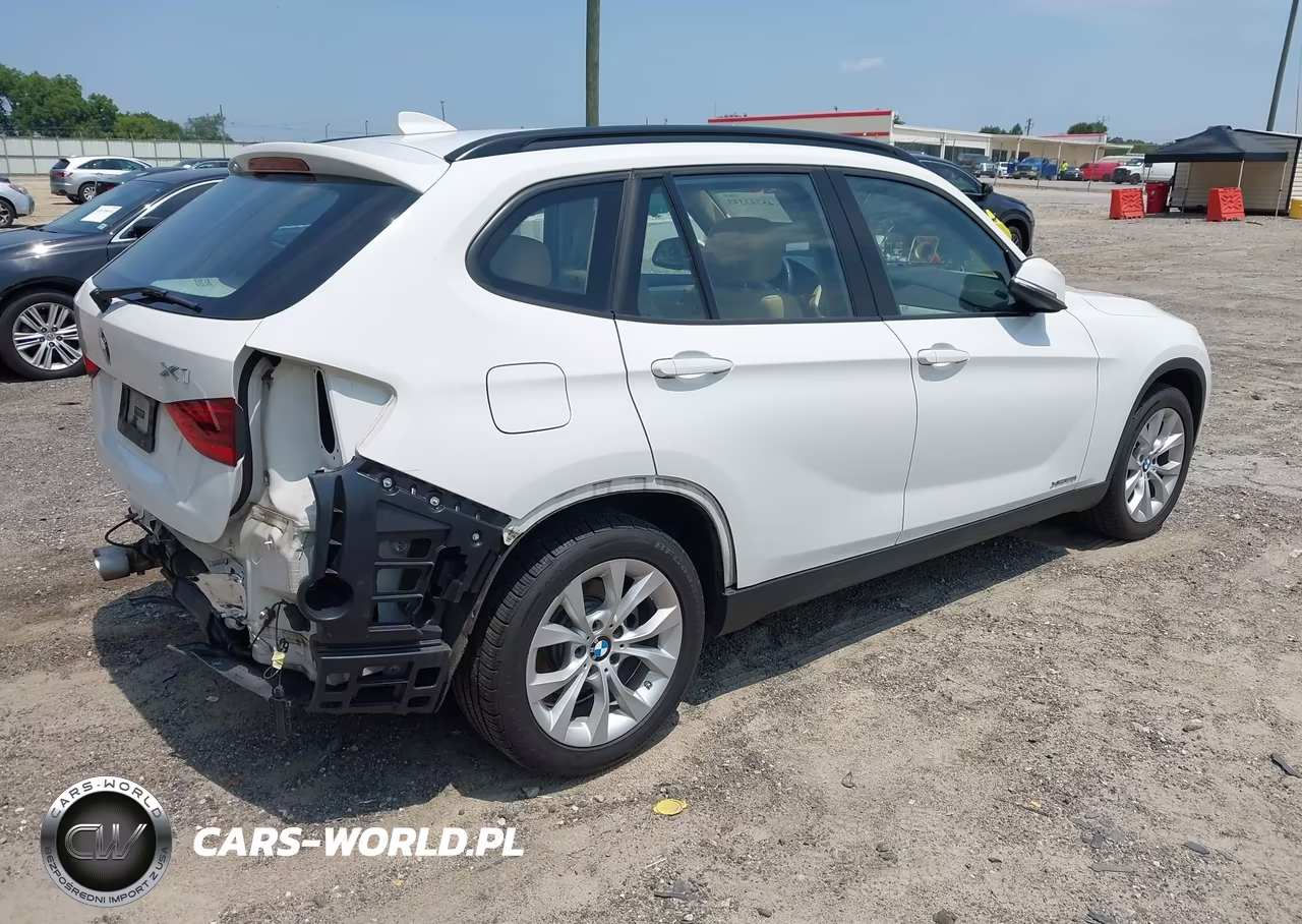 2014 BMW X1 xDrive28I VIN:WBAVL1C57EVY16995 - 4