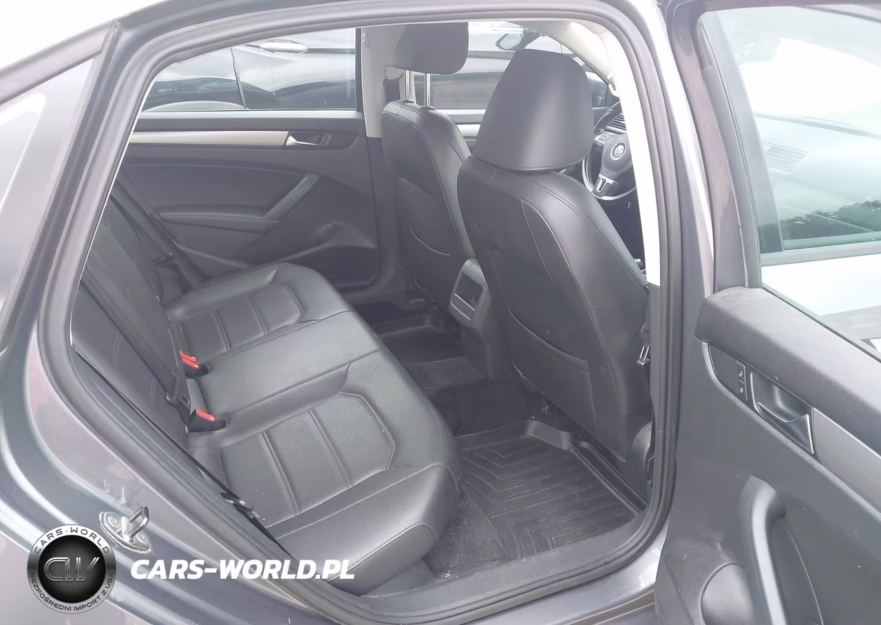 2015 Volkswagen Passat 1.8T Wolfsburg Edition VIN:1VWAT7A39FC012682 - 8