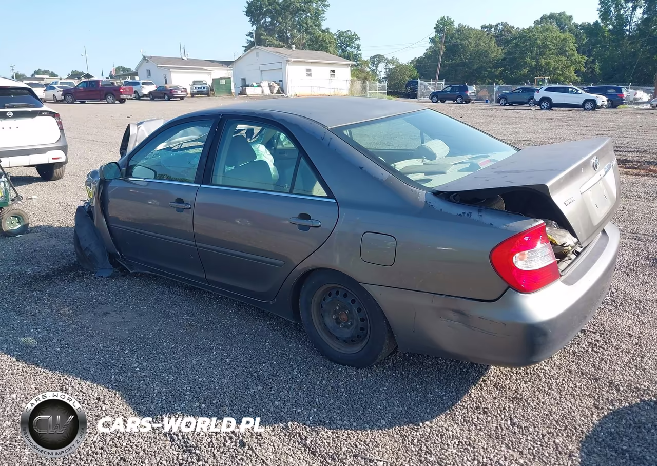 2003 Toyota Camry Le VIN:4T1BE32K63U765846 - 3