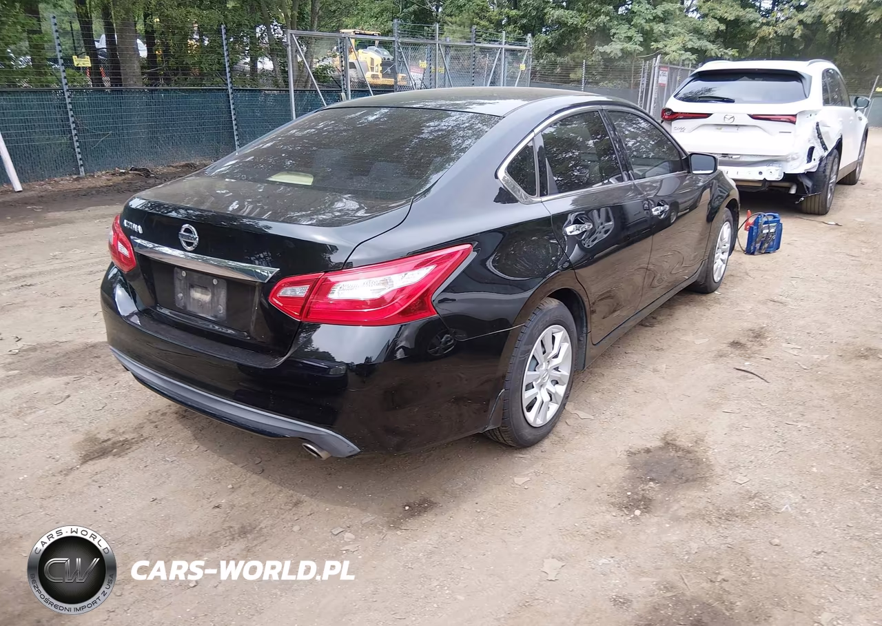 2017 Nissan Altima 2.5 S VIN:1N4AL3AP0HN364643 - 4