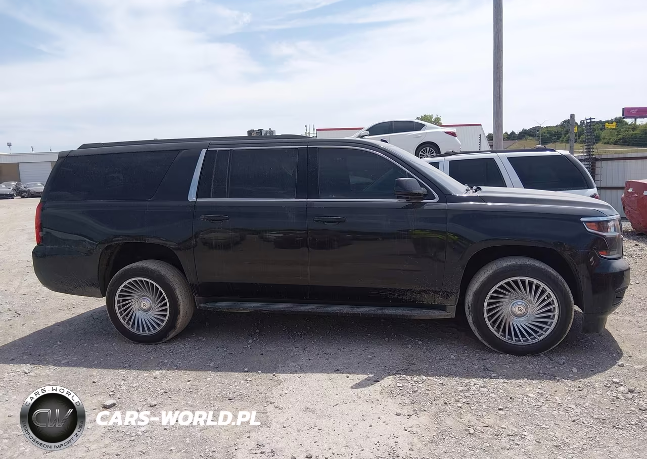 2017 Chevrolet Suburban Lt VIN:1GNSKHKC9HR180974 - 13