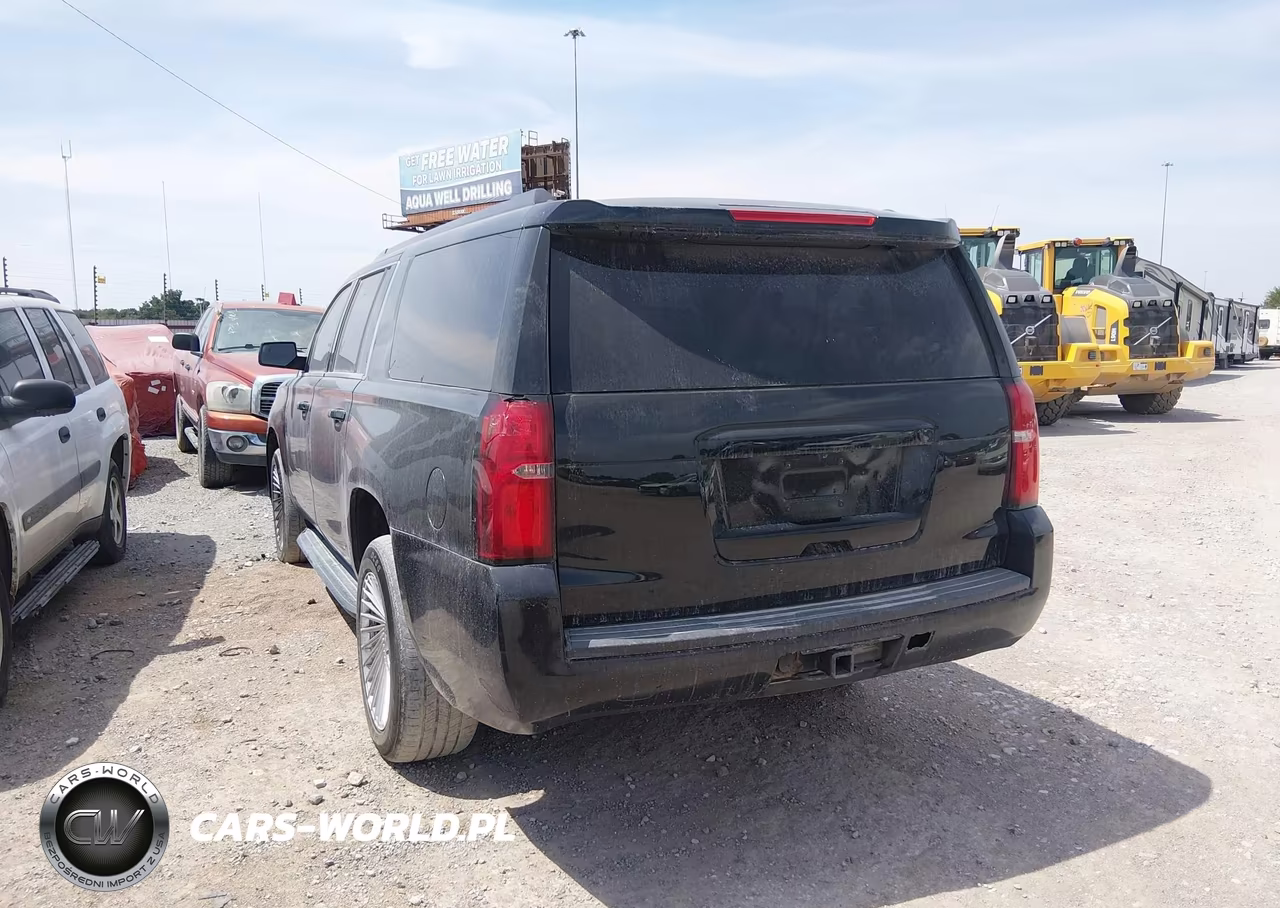 2017 Chevrolet Suburban Lt VIN:1GNSKHKC9HR180974 - 3