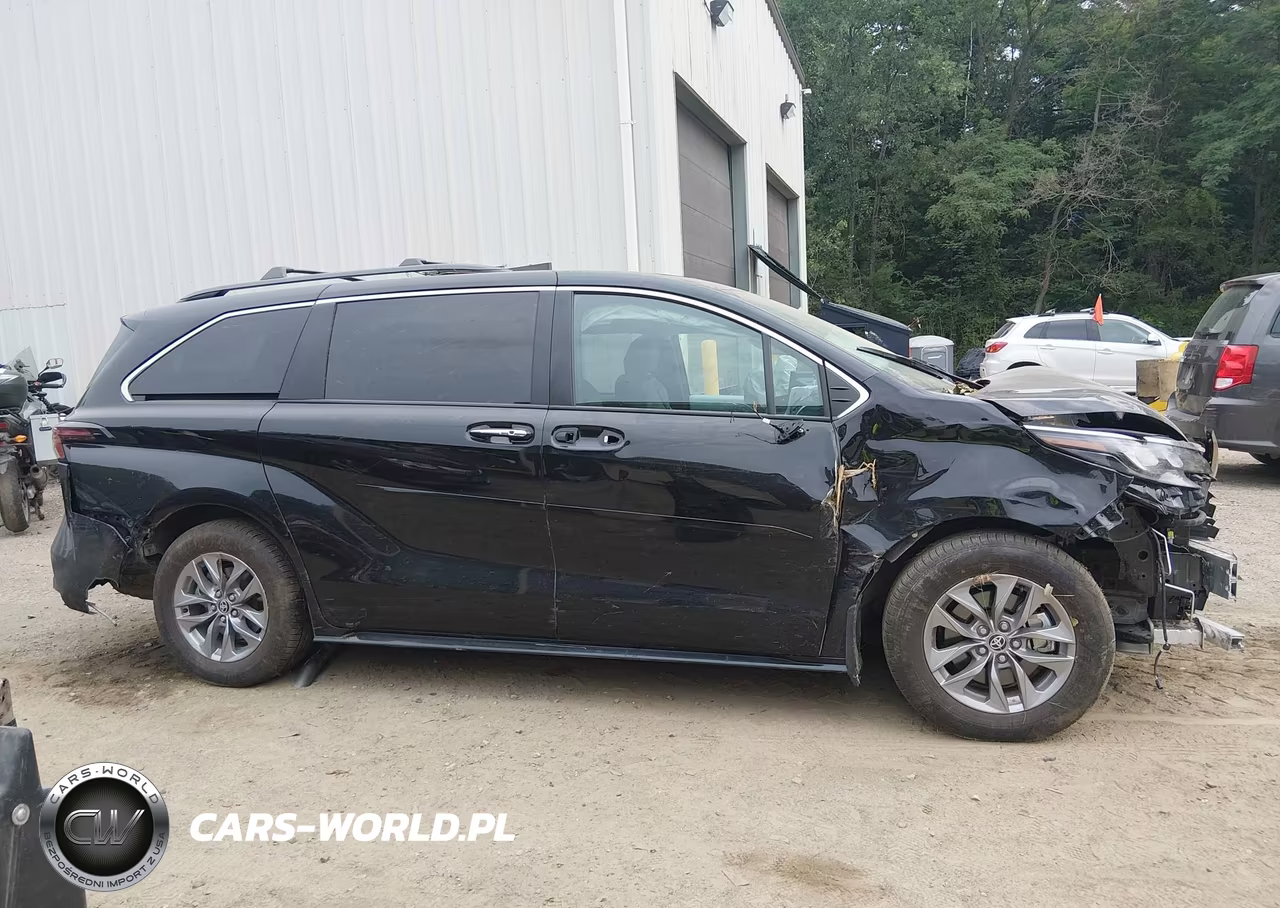 2026 Toyota Sienna Xle VIN:5TDYSKFC6TS231352 - 13