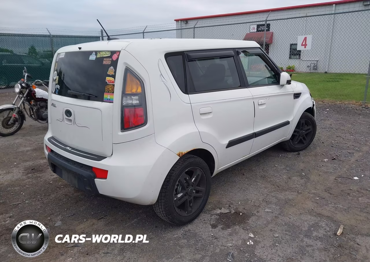 2010 Kia Soul + VIN:KNDJT2A24A7139287 - 4