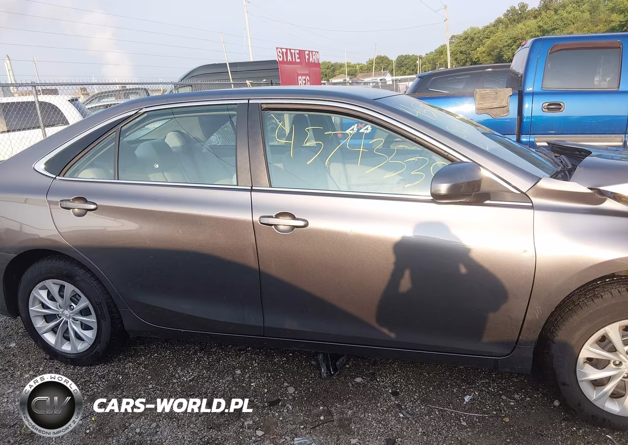 2017 Toyota Camry Le VIN:4T1BF1FK1HU747712 - 14