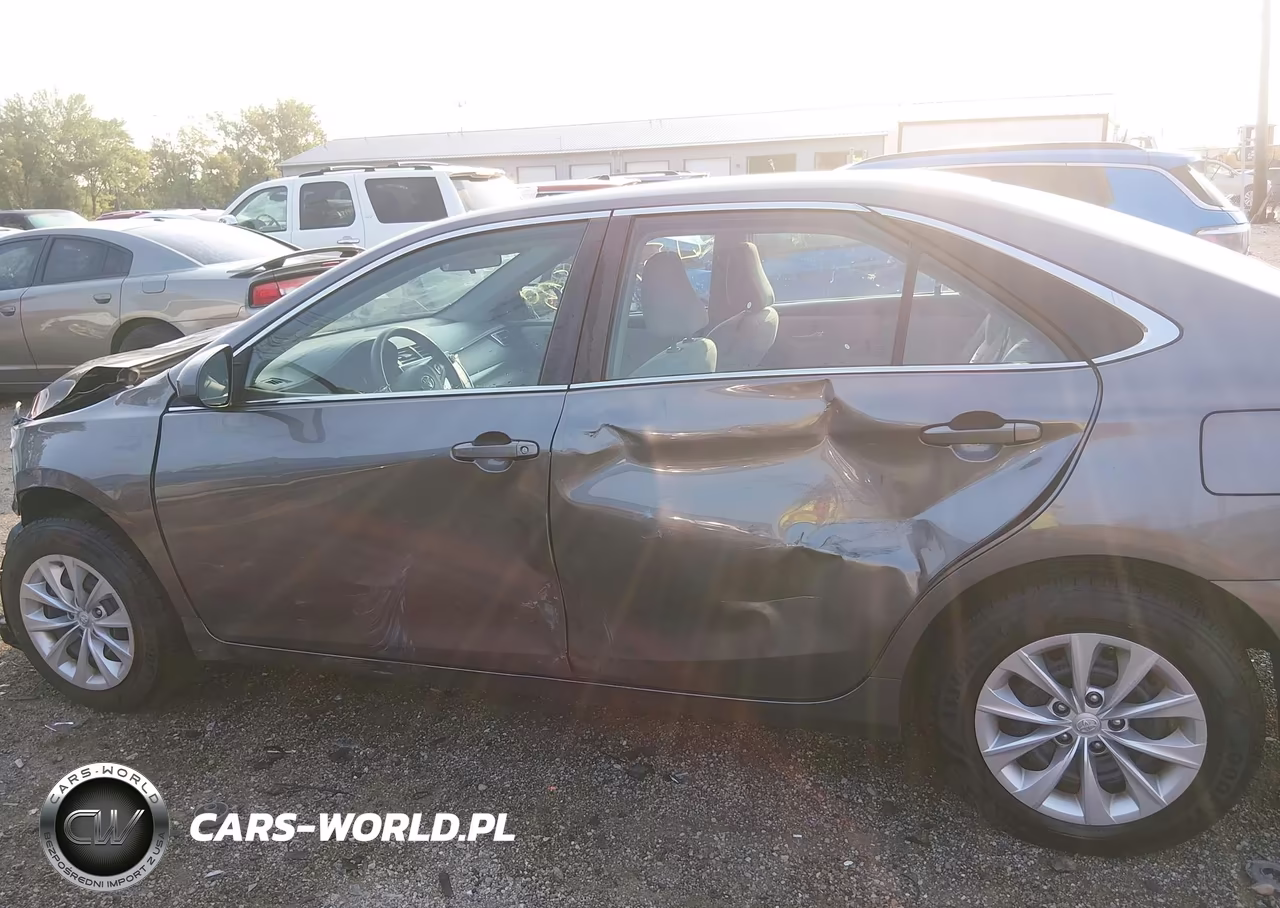 2017 Toyota Camry Le VIN:4T1BF1FK1HU747712 - 15